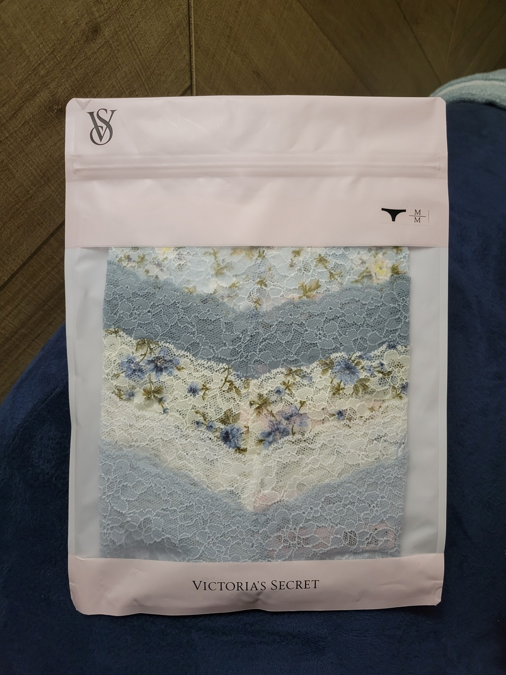 Victoria's Secret 5 Pack The Lacie Thong Panties (Blue & Cream Floral)